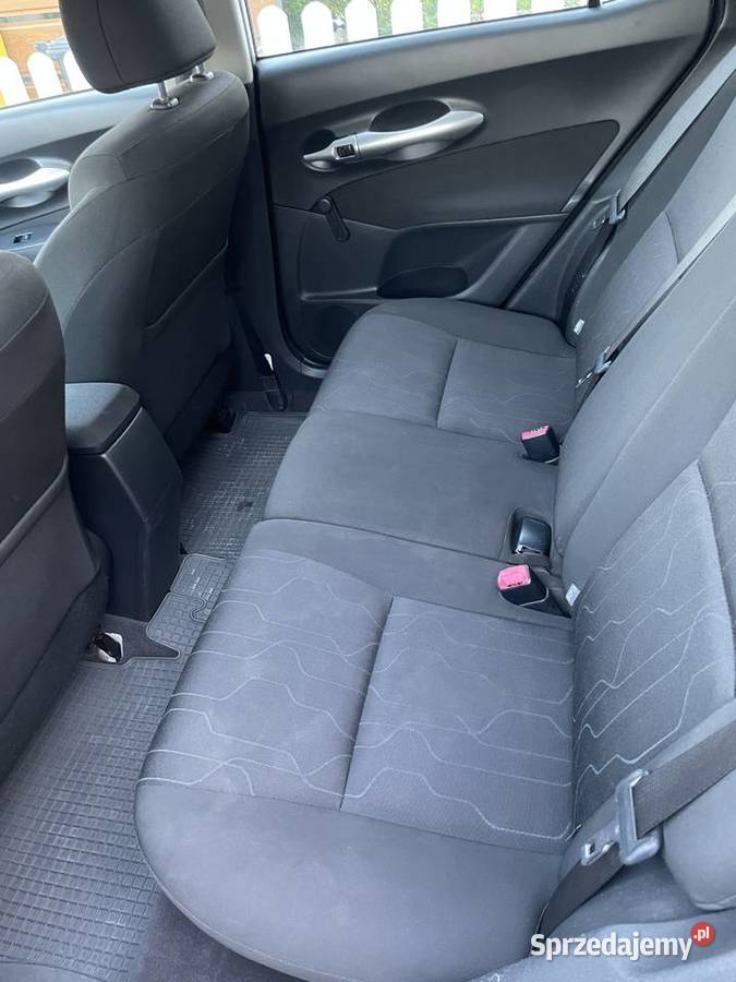 Toyota Auris 2010 16 Benzyna 132 Polska 153 000 mazowieckie Domaniew
