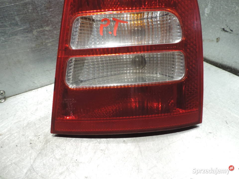 SKODA OCTAVIA 1 HB LAMPA PRAWA TYLNA Lampy tylne Nowy Sącz