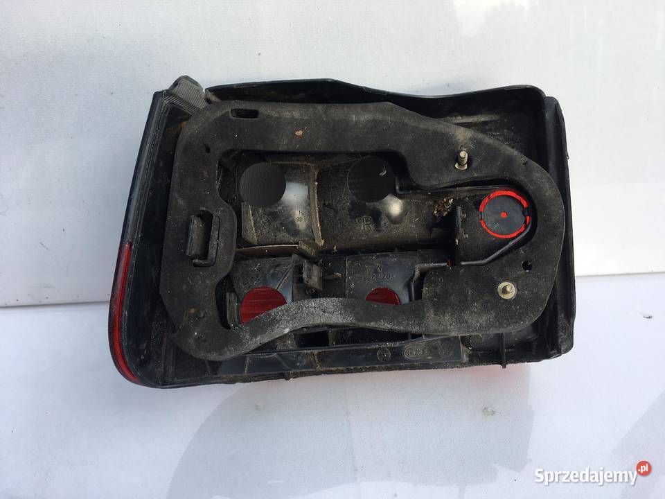 SEAT IBIZA 2 PRAWA LAMPA TYŁ CIEMNA prawe Lampy tylne Ostroróg