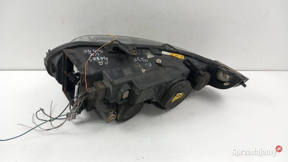 SAAB 95 I LIFT LAMPA PRZÓD PRAWA SOCZEWKA XENON Zbierkowo