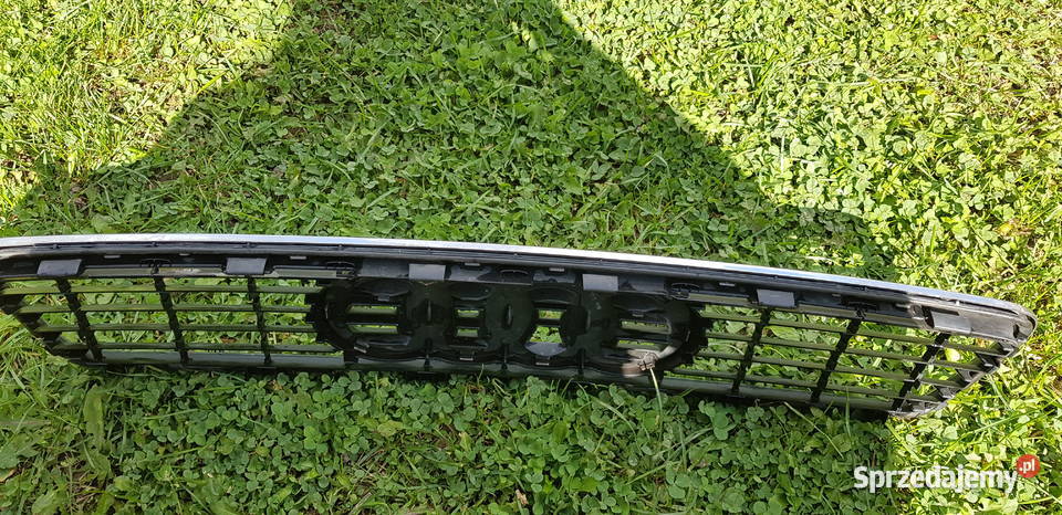 Grill Audi A4 przedlift 8D0 853 651 E Mrocza sprzedam