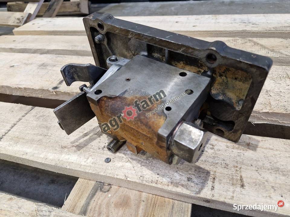 Zawór hydrauliczny Renault Axos Celtis Ceres