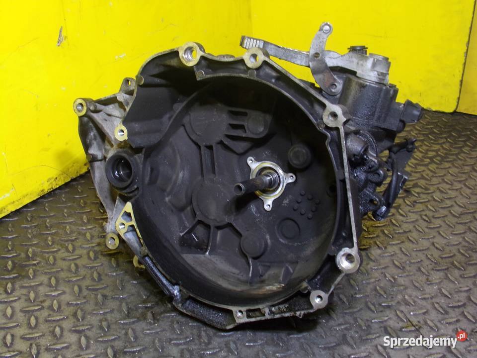 OPEL CORSA E 10 TURBO 16r 116 skrzynia biegow 6 osobowe