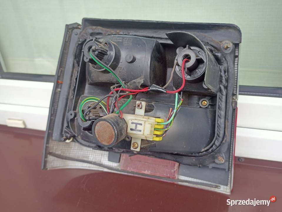 Nissan Micra K10 lampa tył tylna prawa Sieradz sprzedam