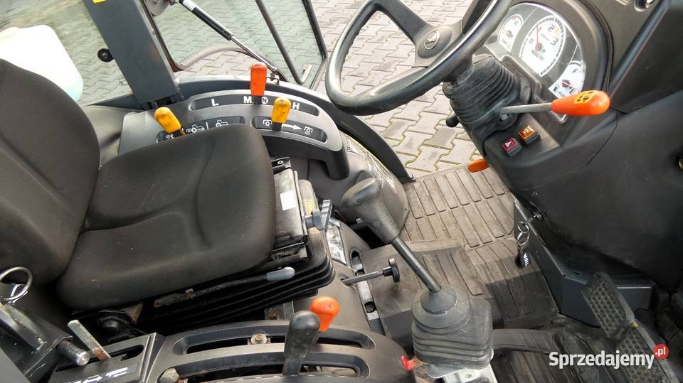 Traktor KUBOTA B2350 4x4 Pług Posypywarka sprzedam