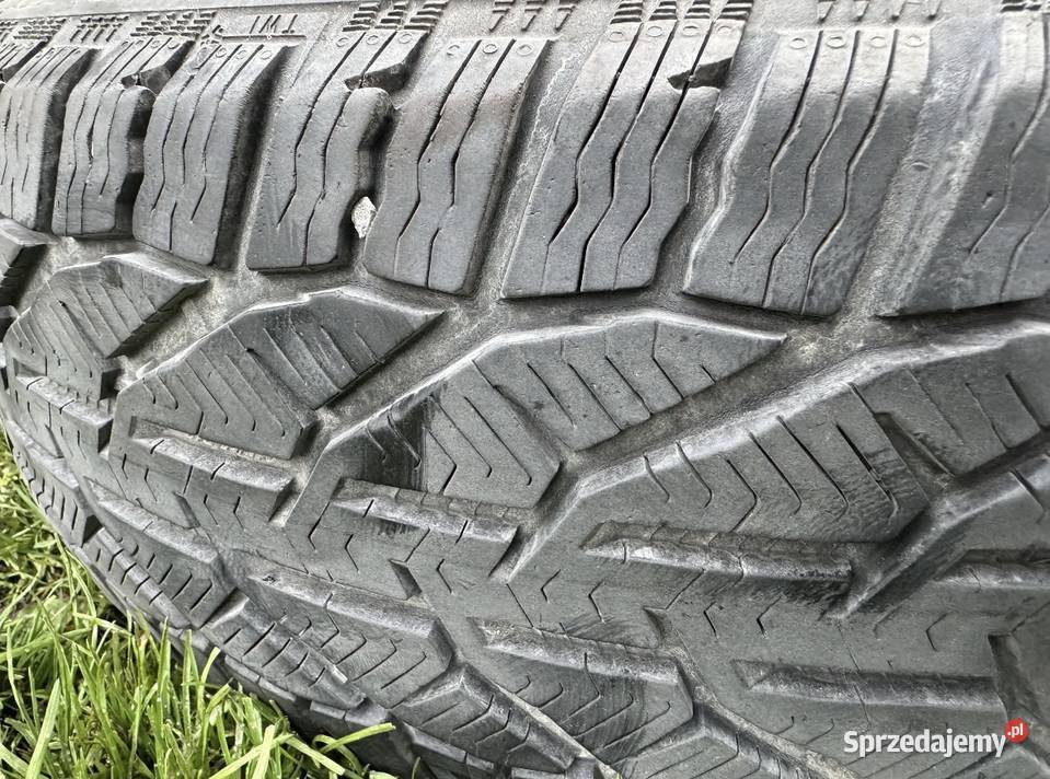 Opony zimowe Kormoran 21555 R17 98V 4 sztuki Kielce sprzedam