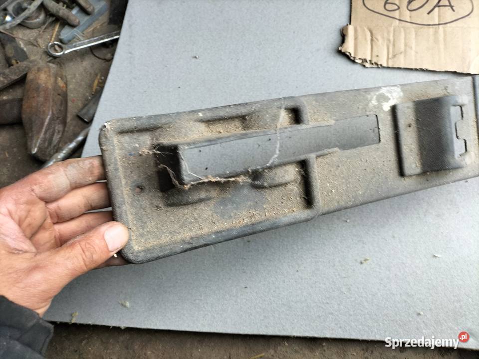 FIAT 126P 126 P ELEGANT MALUCH TUNEL ŚRODKOWY Kamień-Kolonia