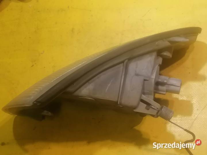 kierunkowskaz prawy 21037776 Mitsubishi Colt 4 prawe Piotrków Trybunalski sprzedam