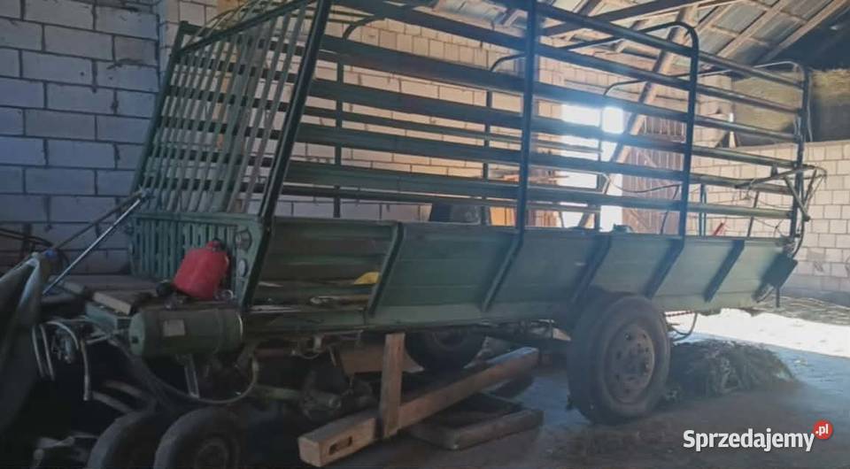 Przyczepa samozbierająca