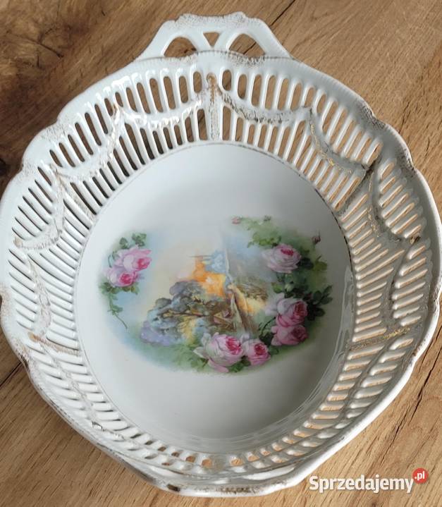 Zabytkowa ażurowa patera z uszami w secesyjnym Kraków