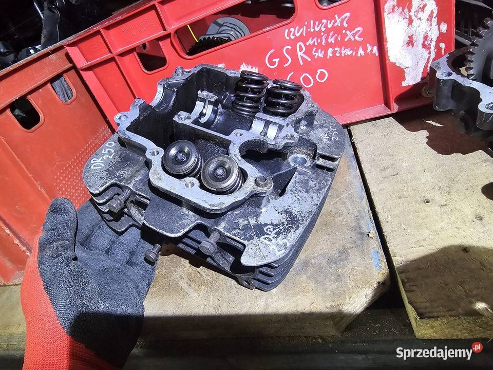 Suzuki DR 250 głowica zawór zawory sprężyna dolnośląskie Jelenia Góra