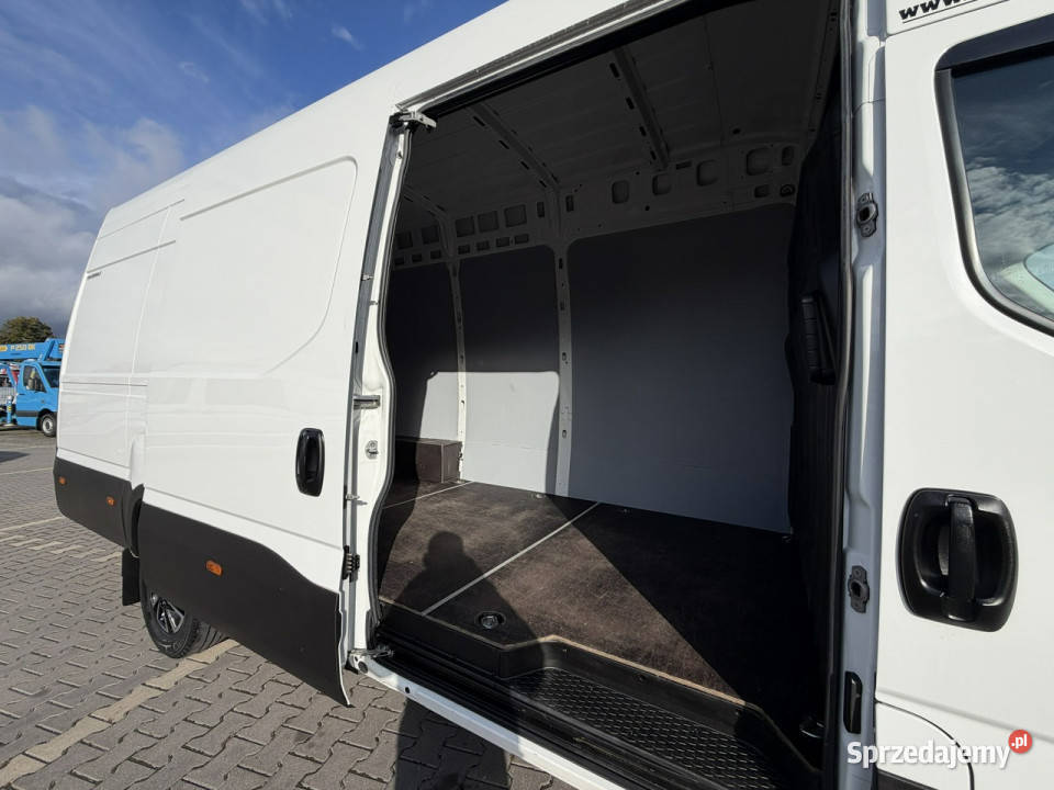 Iveco Daily 35S21 L4H3 17m3 Furgon Dostępny Ręki elektryczne szyby Widełki sprzedam