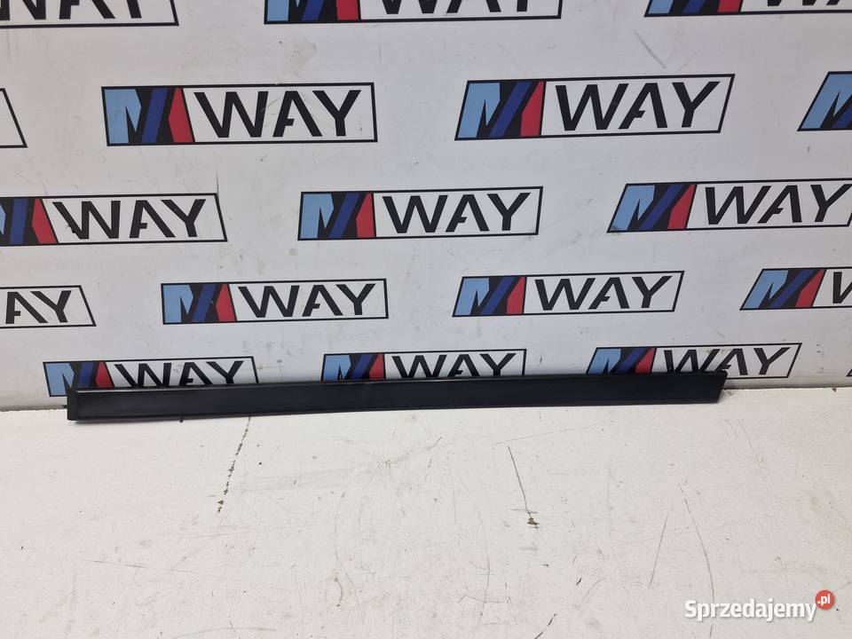 8159297 BMW E39 LISTWA DRZWI TYLNYCH LEWYCH Listwy i nakładki