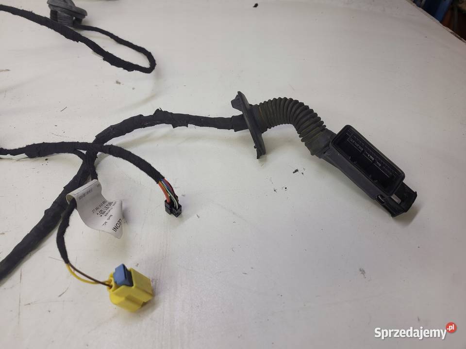 WIĄZKA DRZWI LEWY PRZÓD AUDI A4 B8 8K0971029C Przystajń