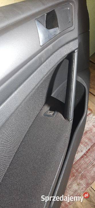 Boczek tapicerka drzwi VW Golf VII 5D Lewy przód Włoszczowa