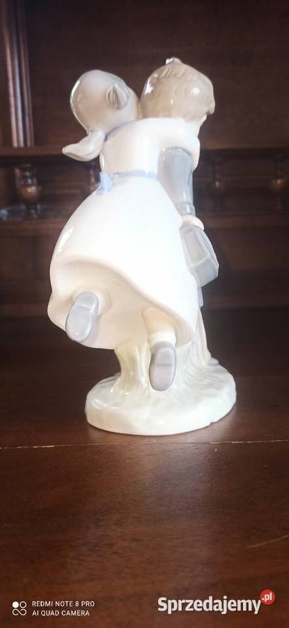 Figurka chłopca z teczką i z dziewczynką Zaphir Gdańsk