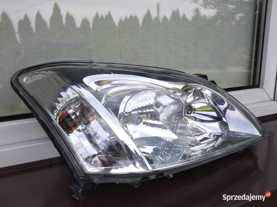 Toyota Corolla E12 lampa przednia prawa osobowe łódzkie Sieradz sprzedam