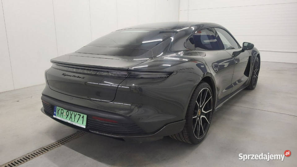 Porsche Taycan Turbo S elektryczne lusterka