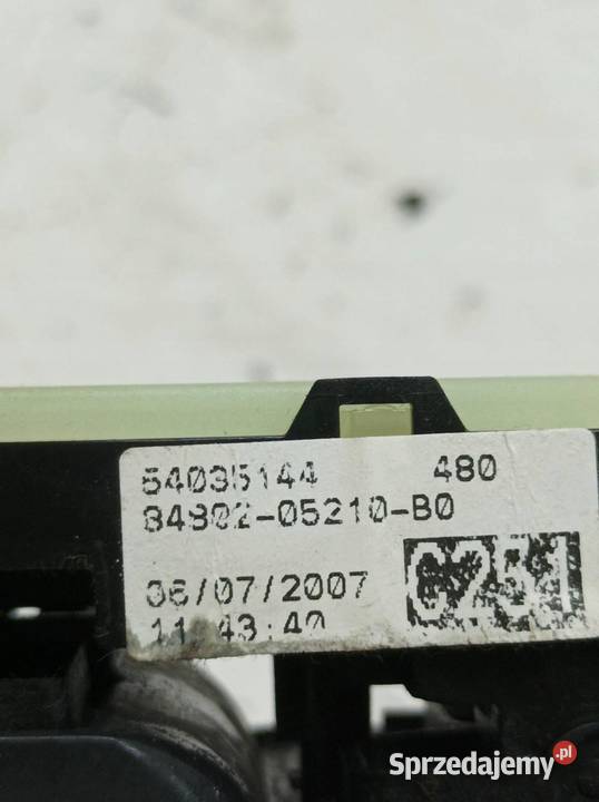 PRZEŁĄCZNIK SZYB 8490205210B0 Toyota Avensis II osobowe