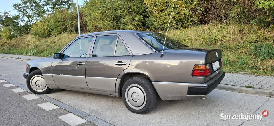 MercedesBenz 230E W124 23 Benzyna 1991r Ładny manualna Kielce