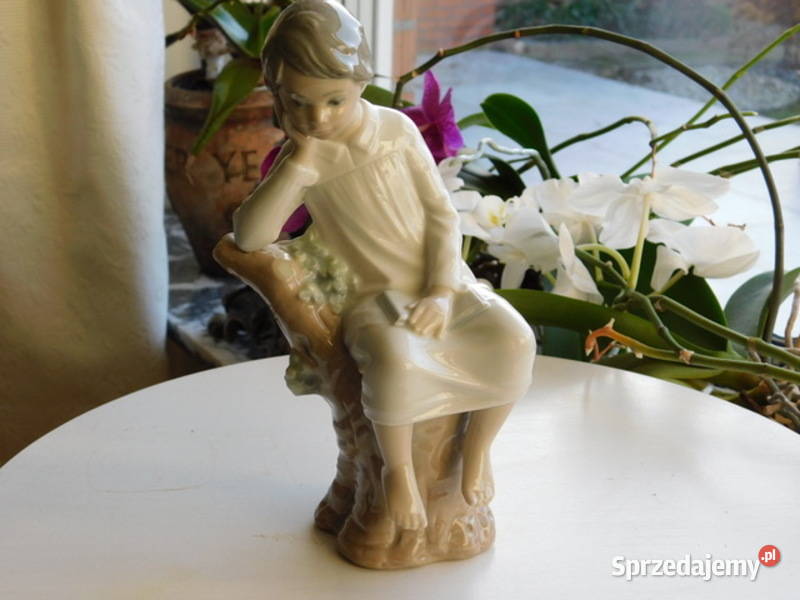 Figurka Lladro zamyślonej dziewczyny wys 215 592 Szczecin