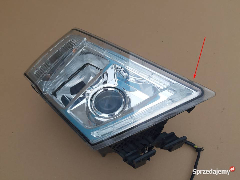 VOLVO FH13 REFLEKTOR PRAWY XENON LAMPA PRAWA Lampy przednie Bieleń