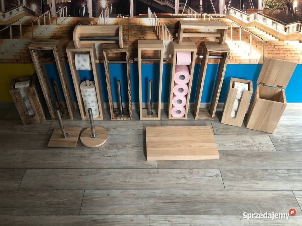 Stojak drewniany na papier toaletowy czarny mat Dębica