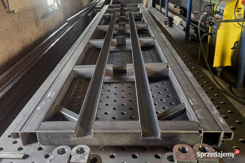 Platforma hydrauliczna zjeżdżana stalalu 655x210 Lubanie