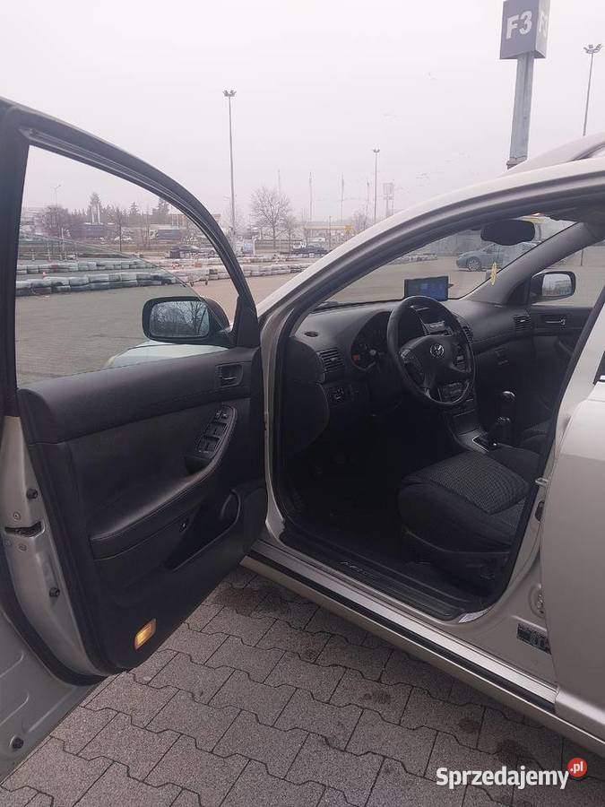 Toyota Avensis 18 benzynaidealny sprzedam