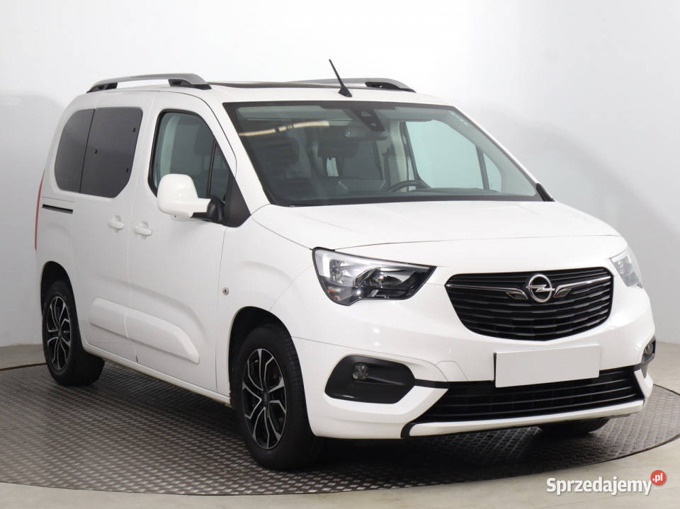 Opel Combo 12 Turbo tempomat Bielany Wrocławskie