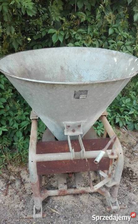 Rozsiewacz lej do nawozu nieuszkodzony dolnośląskie Kąty Wrocławskie