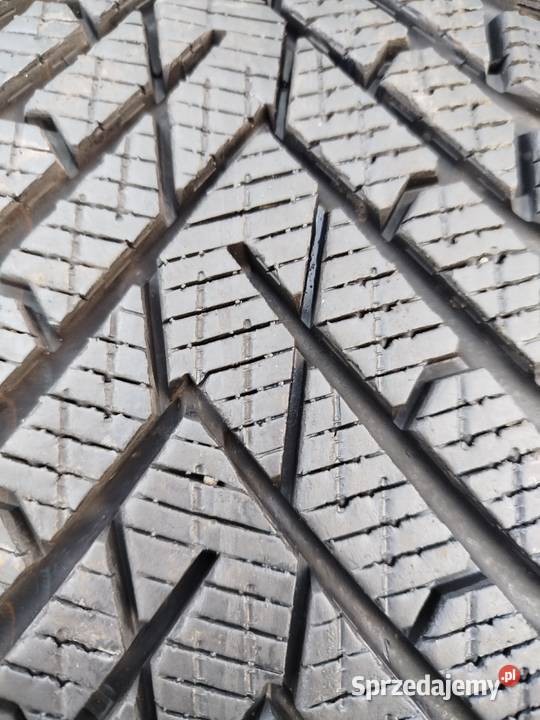 A313 Opony uzywane zimowe 2355020 Pirelli sprzedam