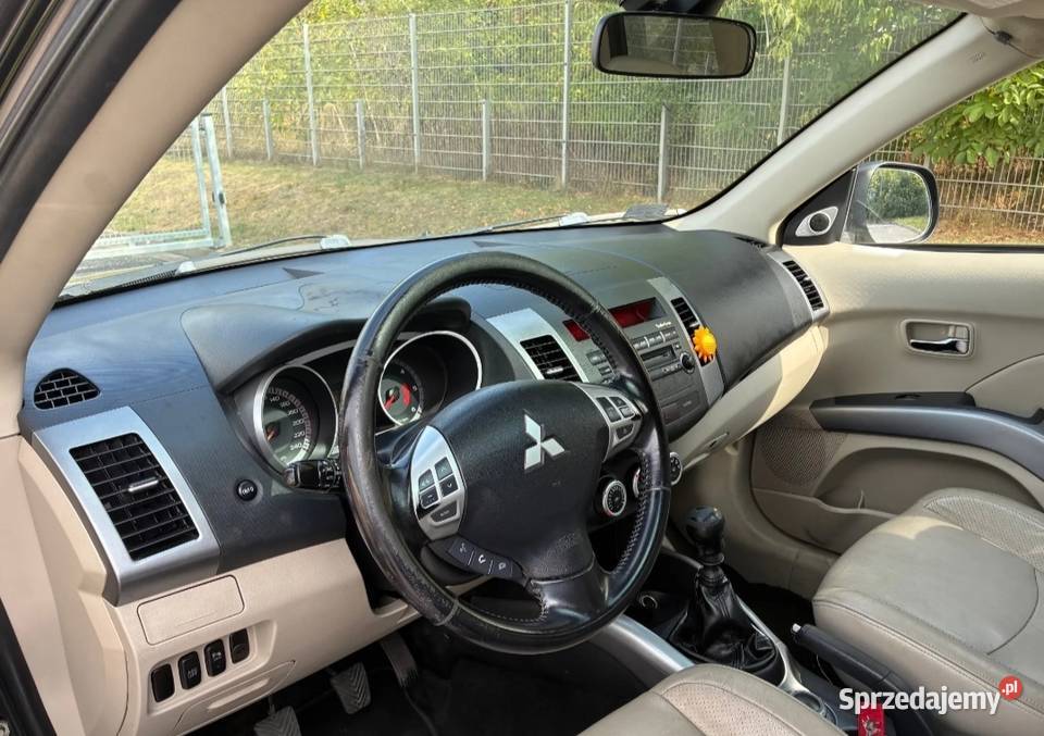 Mitsubishi Outlander czarny mazowieckie Warszawa