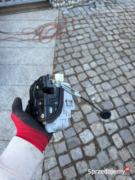 Prawy przedni zamek audi a4b7 Świątniki Górne