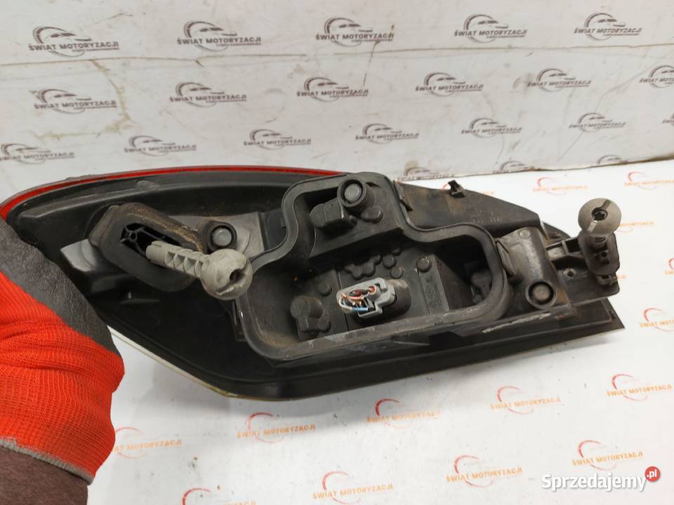 RENAULT MEGANE III COUPE lampa prawa tył Lampy tylne