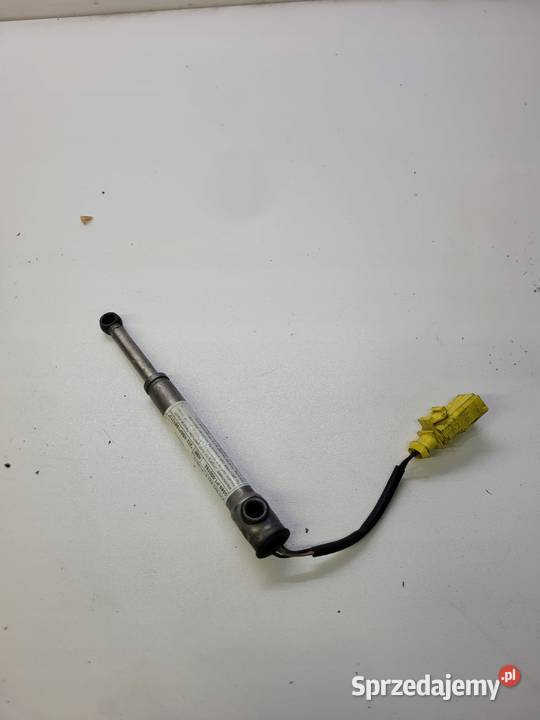 NABÓJ PIROTECHNICZNY AUDI A3 8V 8V0823823 osobowe