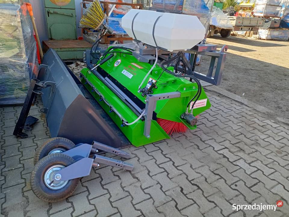 Zamiatarka walcow POLSKA otwierana hydraulicznie Rolnictwo Tarnogród