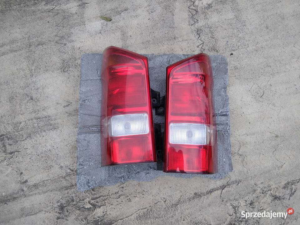 MercedesBenz OE A4478200064 lampy tył Rok produkcji 2015