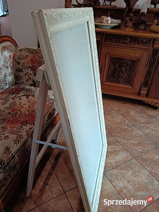 Duża biała drewniana rama do lustra stojącego Lipno
