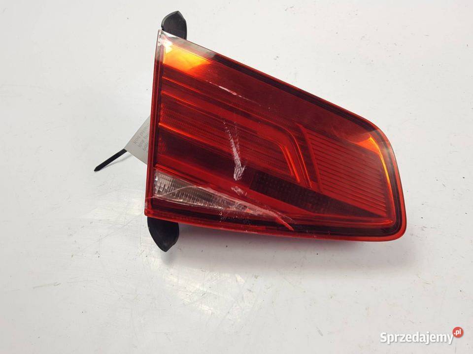 LAMPA W KLAPE LEWA PASSAT B8 Pozostałe Lipno