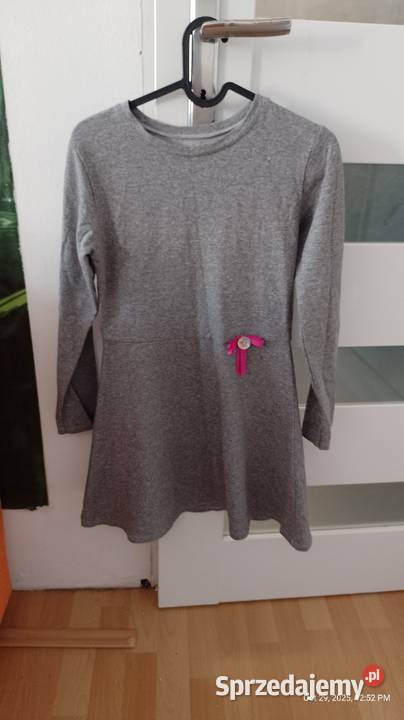 Sukienka dziewczynki 146 piękna Rozmiar 146 Jastrzębie-Zdrój sprzedam