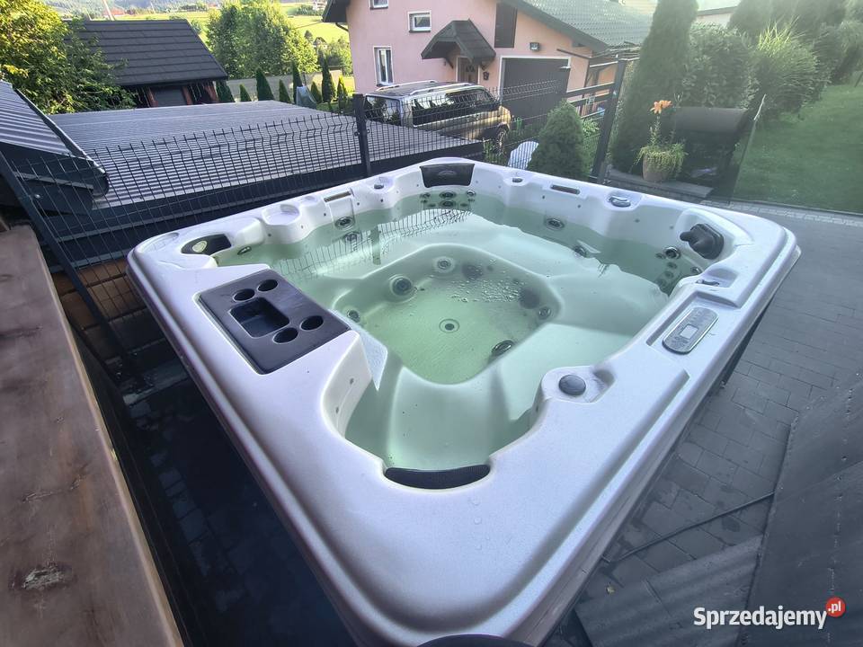 Jacuzzi ogrodowe Diamente Spa Męcina