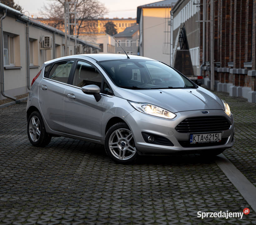 Ford Fiesta bogata wersja nieuszkodzony