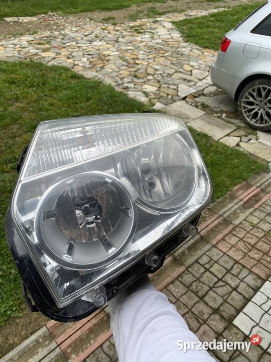 Lampa przednia Dacia duster prawa podkarpackie