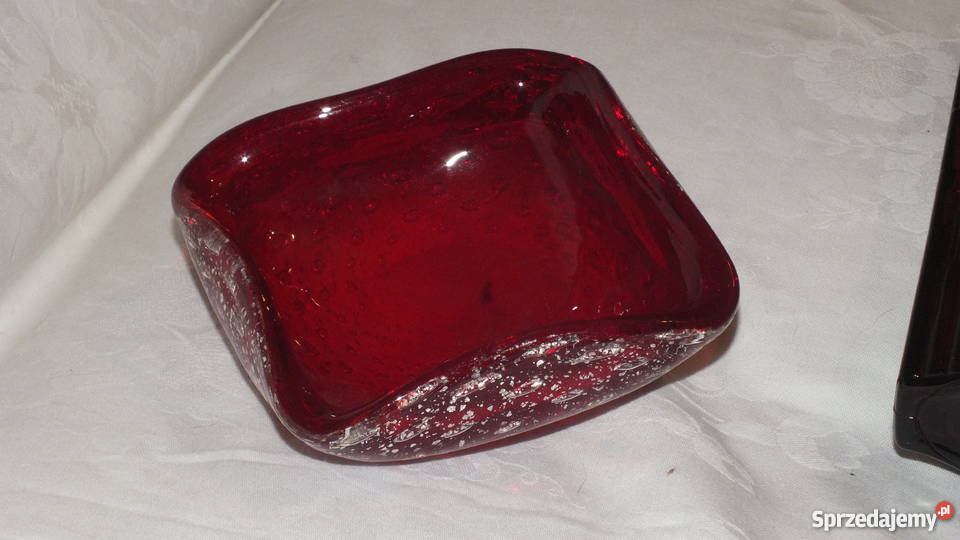 Miseczka i wazon z grubego czerwonego szkła Art kujawsko-pomorskie Inowrocław