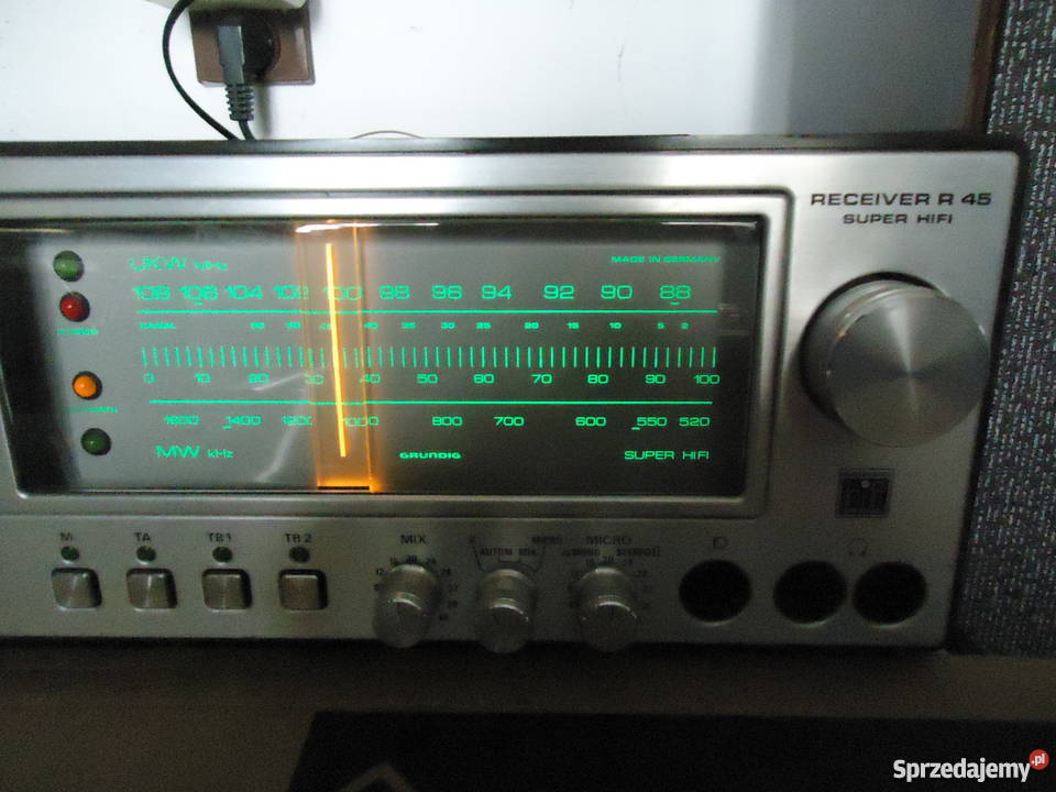 KULTOWE RADIO AMPLITUNER GRUNDIG RECEIVER R45 a