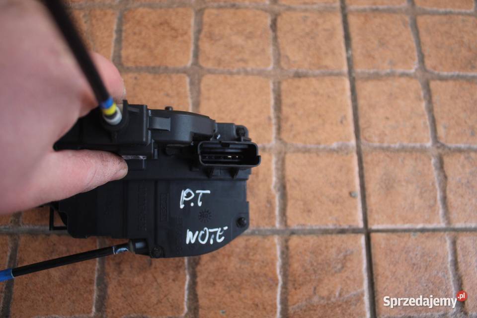 ZAMEK DRZWI PRAWY TYŁ 3 PIN NISSAN NOTE E11