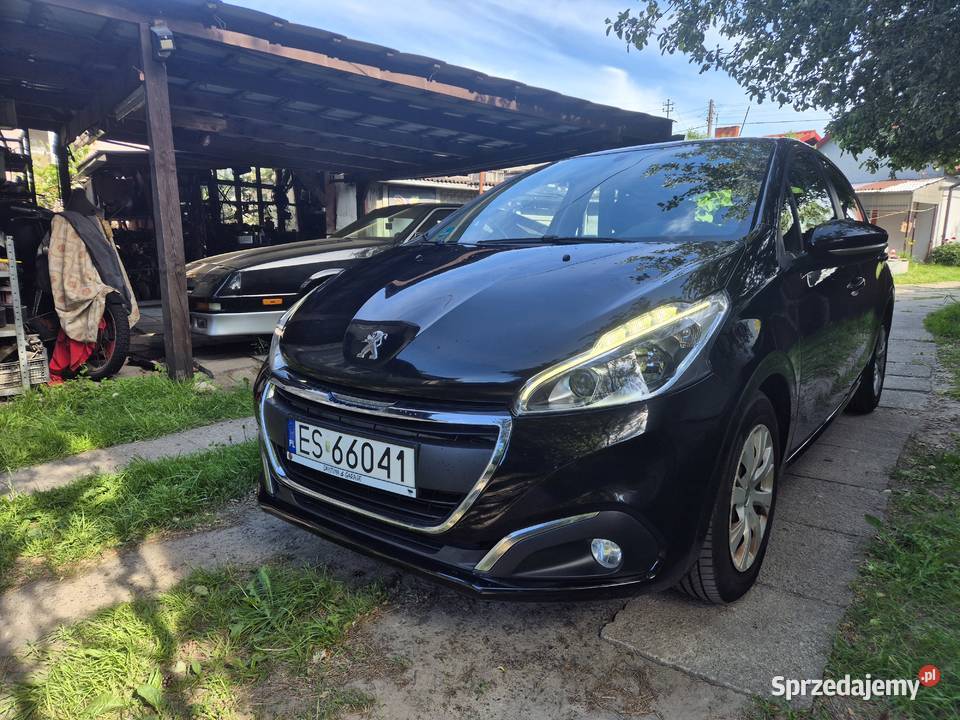 Peugeot 208 12 benzyna Nowy rozrząd i olej Samochody osobowe Skierniewice sprzedam