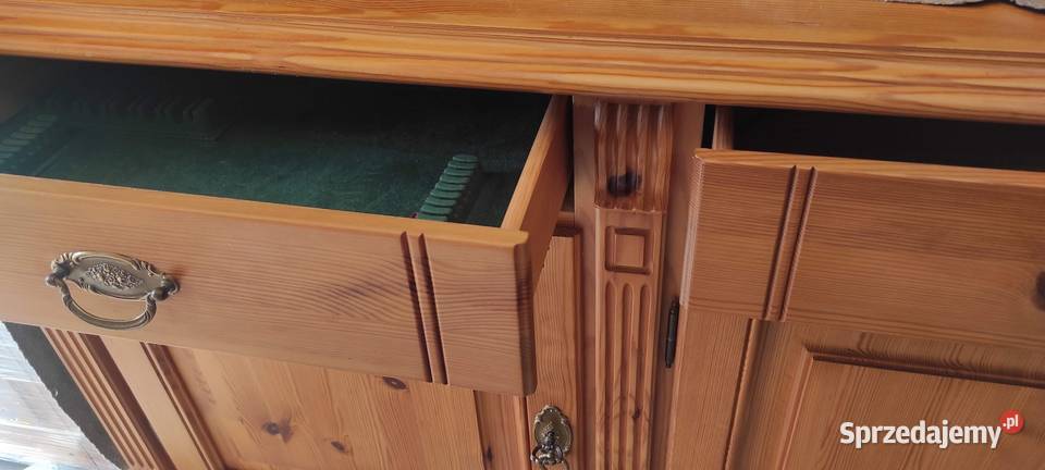 ładna witryna sosnowa kredens podświetlony z Sypniewo