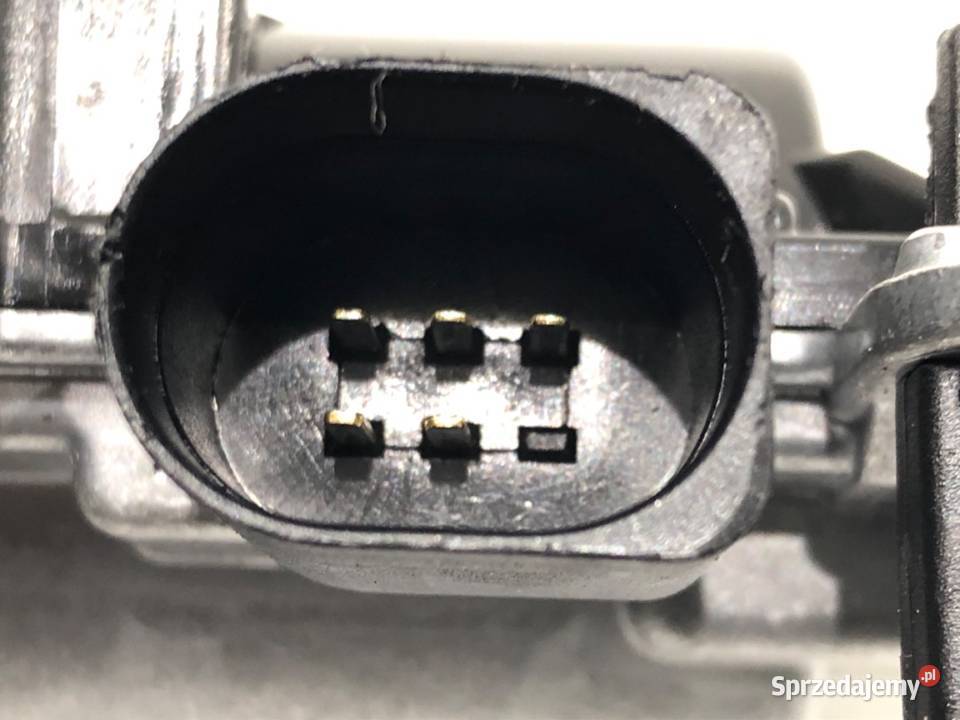 SIŁOWNIK ZAMKA KLAPY AUDI A4 B9 3V5827887B Kombi osobowe podkarpackie sprzedam